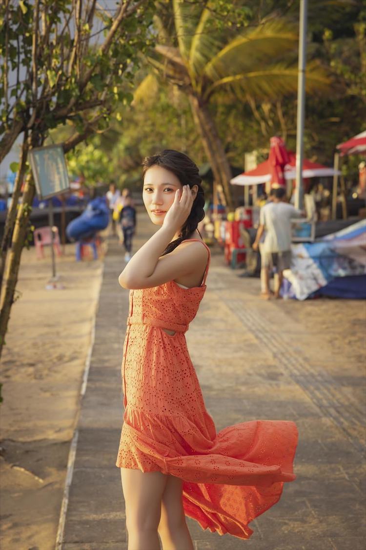 『SKE48 中野愛理1st写真集 可愛いと言って欲しい』（(C)KADOKAWA (C)Zest, Inc. 撮影：田中智久）