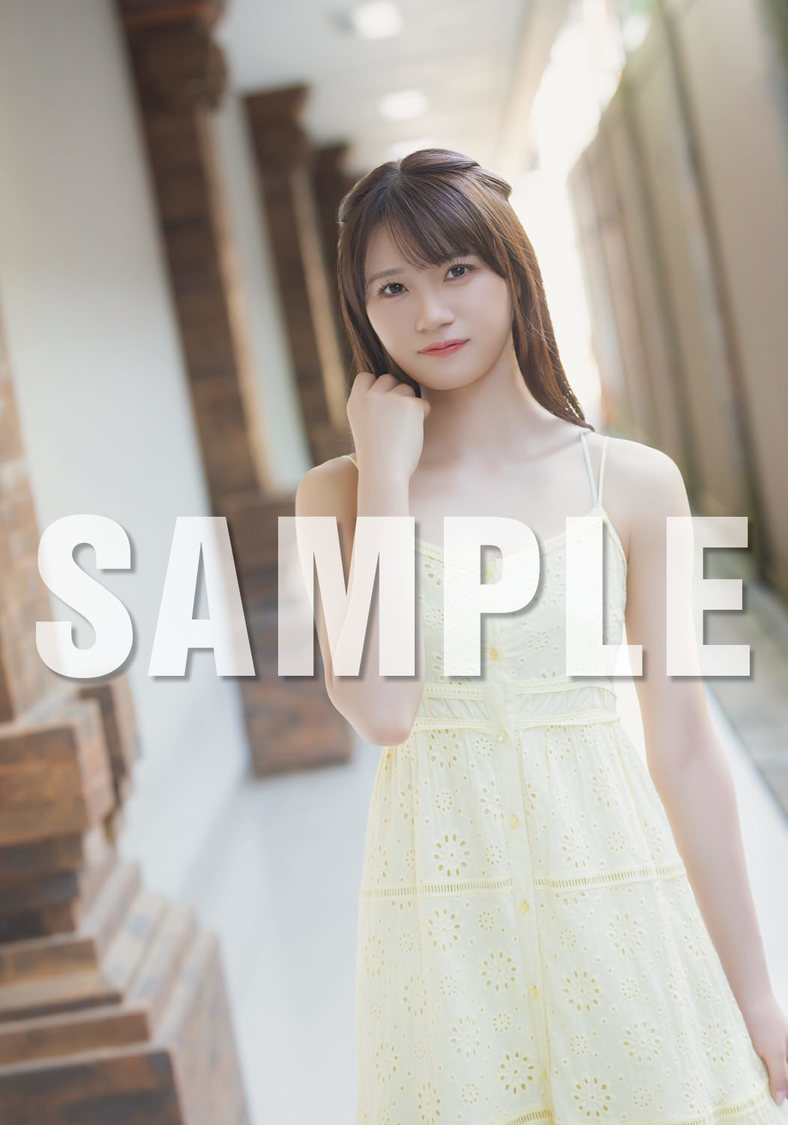 『SKE48 中野愛理1st写真集 可愛いと言って欲しい』SHOWROOM限定特典（(C)KADOKAWA (C)Zest, Inc. 撮影：田中智久）