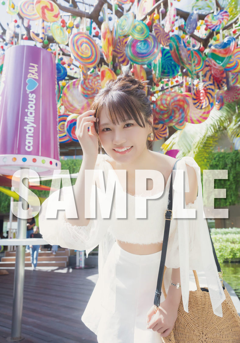 『SKE48 中野愛理1st写真集 可愛いと言って欲しい』SHOWROOM限定特典（(C)KADOKAWA (C)Zest, Inc. 撮影：田中智久）