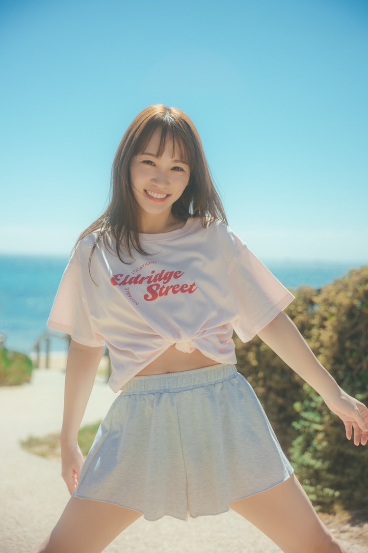 川栄李奈：1st写真集