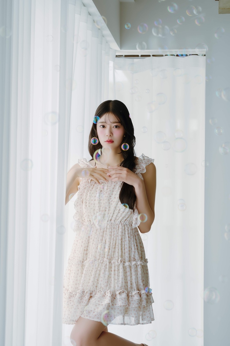 坂井仁香『MAJESTIC LEGON 』LOOK3