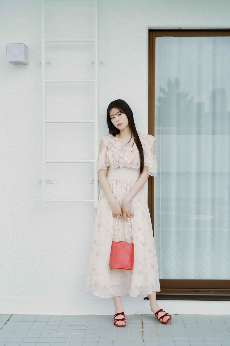 坂井仁香『MAJESTIC LEGON 』LOOK4