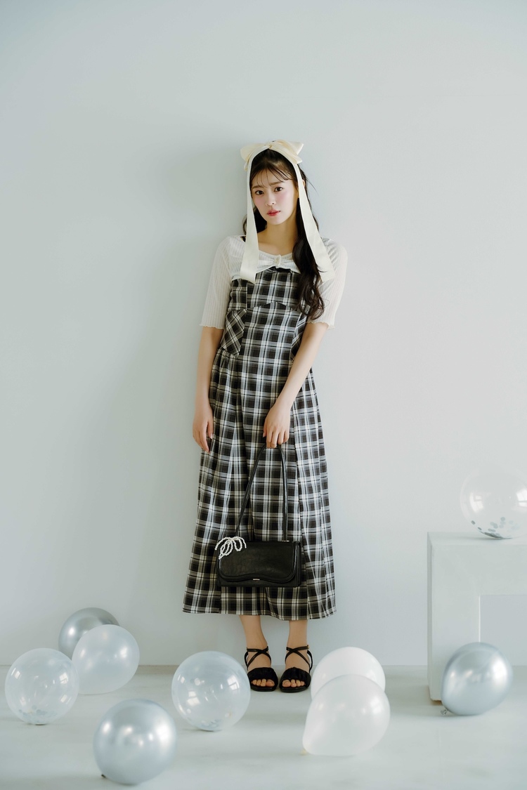 坂井仁香『MAJESTIC LEGON 』LOOK5