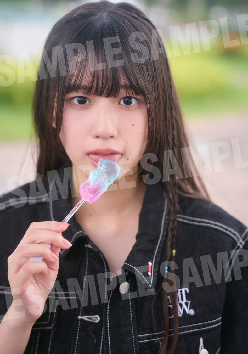 小久保柚乃2nd写真集『こくぼづかん 2』特典生写真（©中村和孝／小学館）