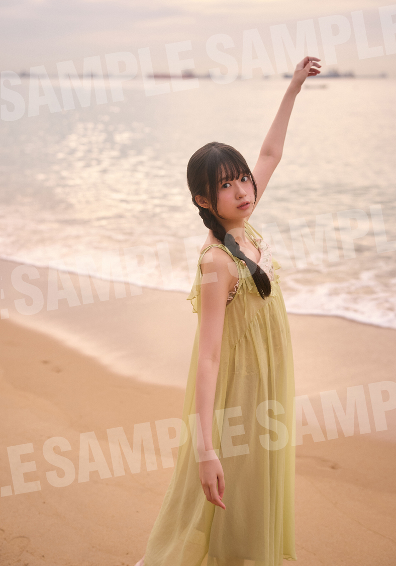 小久保柚乃2nd写真集『こくぼづかん 2』特典生写真（©中村和孝／小学館）