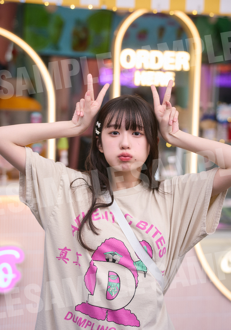 小久保柚乃2nd写真集『こくぼづかん 2』特典生写真（©中村和孝／小学館）