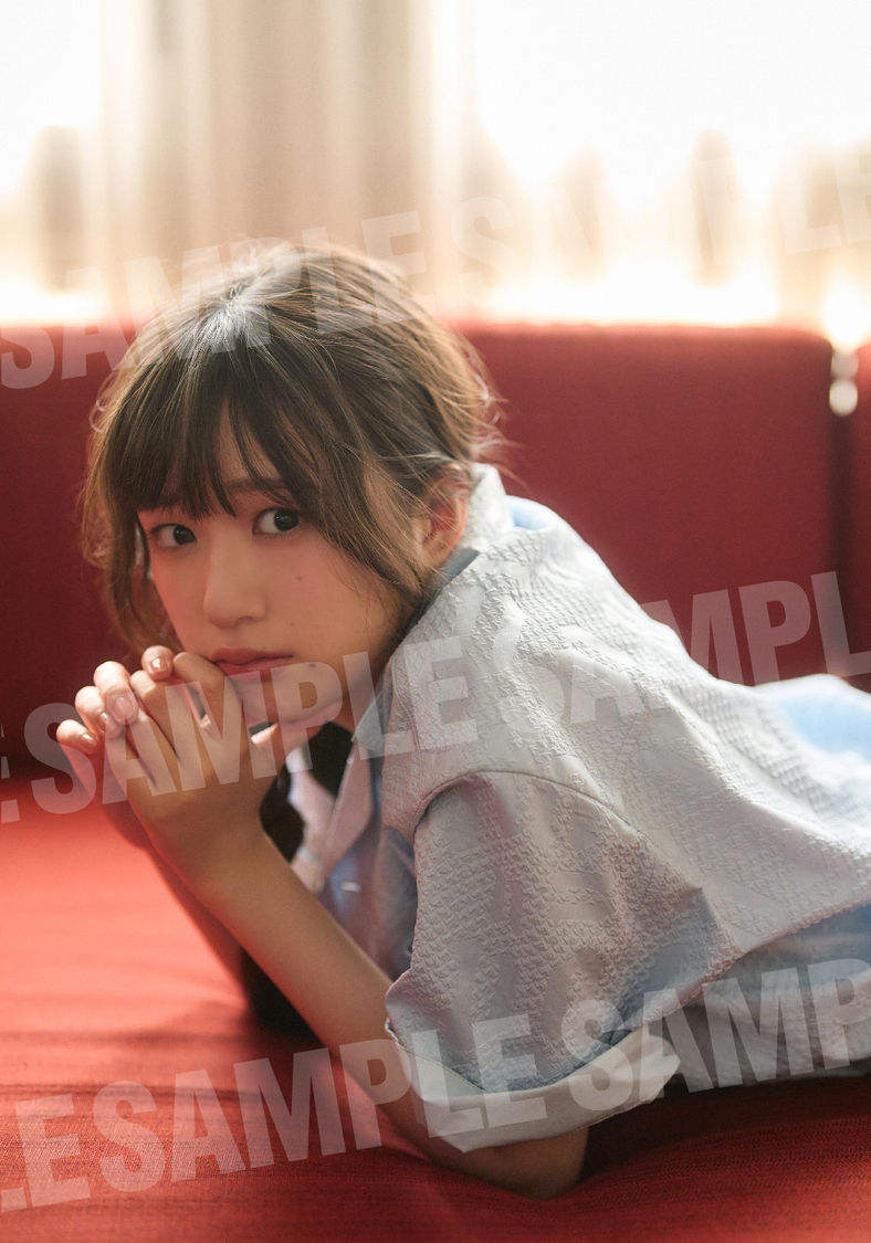 小久保柚乃2nd写真集『こくぼづかん 2』特典生写真（©中村和孝／小学館）