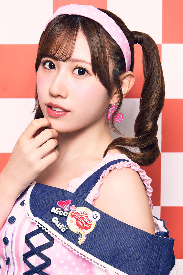 PRONTOタイアップの新衣装・新アーティスト写真