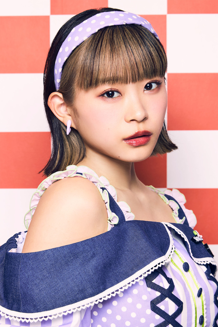 PRONTOタイアップの新衣装・新アーティスト写真