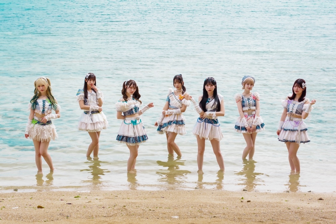 虹色の飛行少女