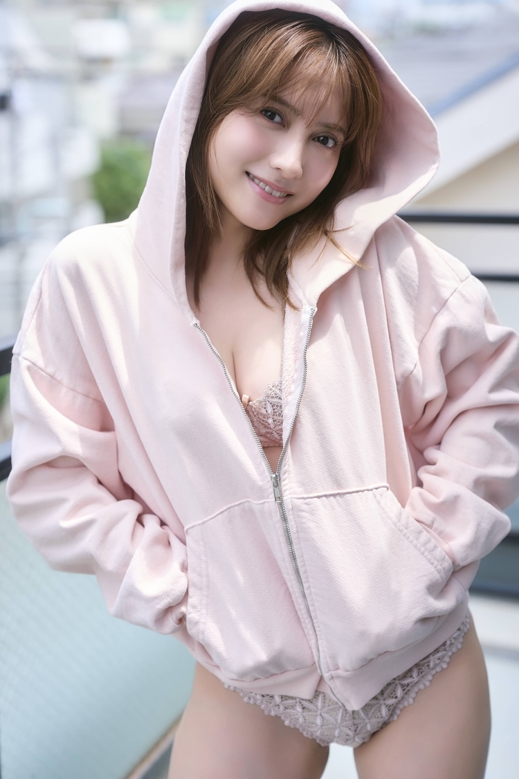 桃月なしこ『BUBKA』アザーカット（撮影：中村和孝 （c）白夜書房）