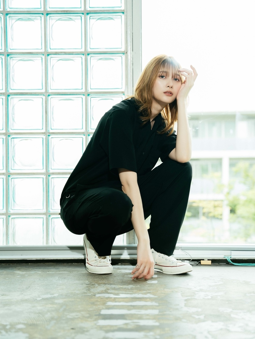 アンジェラ芽衣『サイゾー』アザーカット（写真／KOBA、スタイリング／ウツミサオリ、ヘア・メイク／CHIKA KEISUKE）