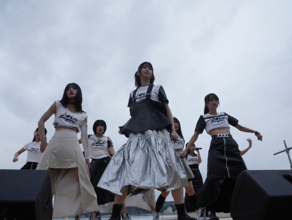 WHITE SCORPION＜リアルBeach opening＞｜ちょうしちとん（©OVERSE）