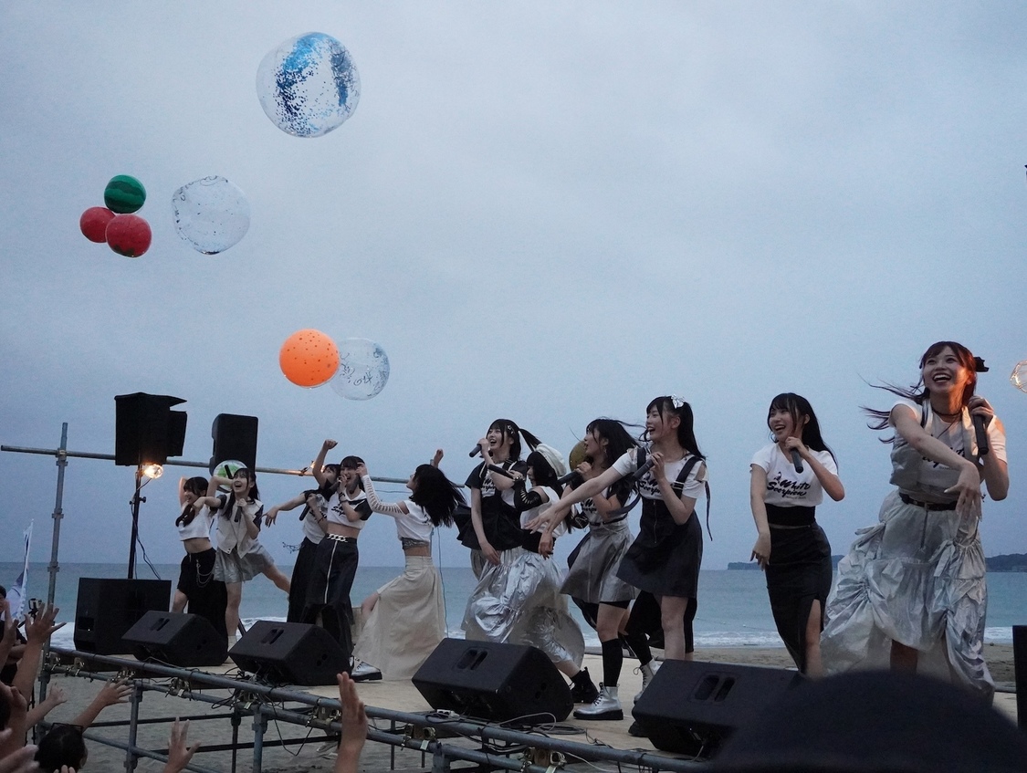 WHITE SCORPION＜リアルBeach opening＞｜ちょうしちとん（©OVERSE）