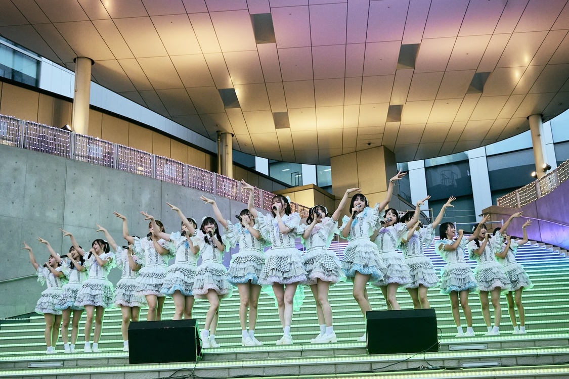 19thシングル「半袖天使」 リリース記念ミニライブ｜ダイバーシティ東京プラザ フェスティバル広場（©︎ Mercury）