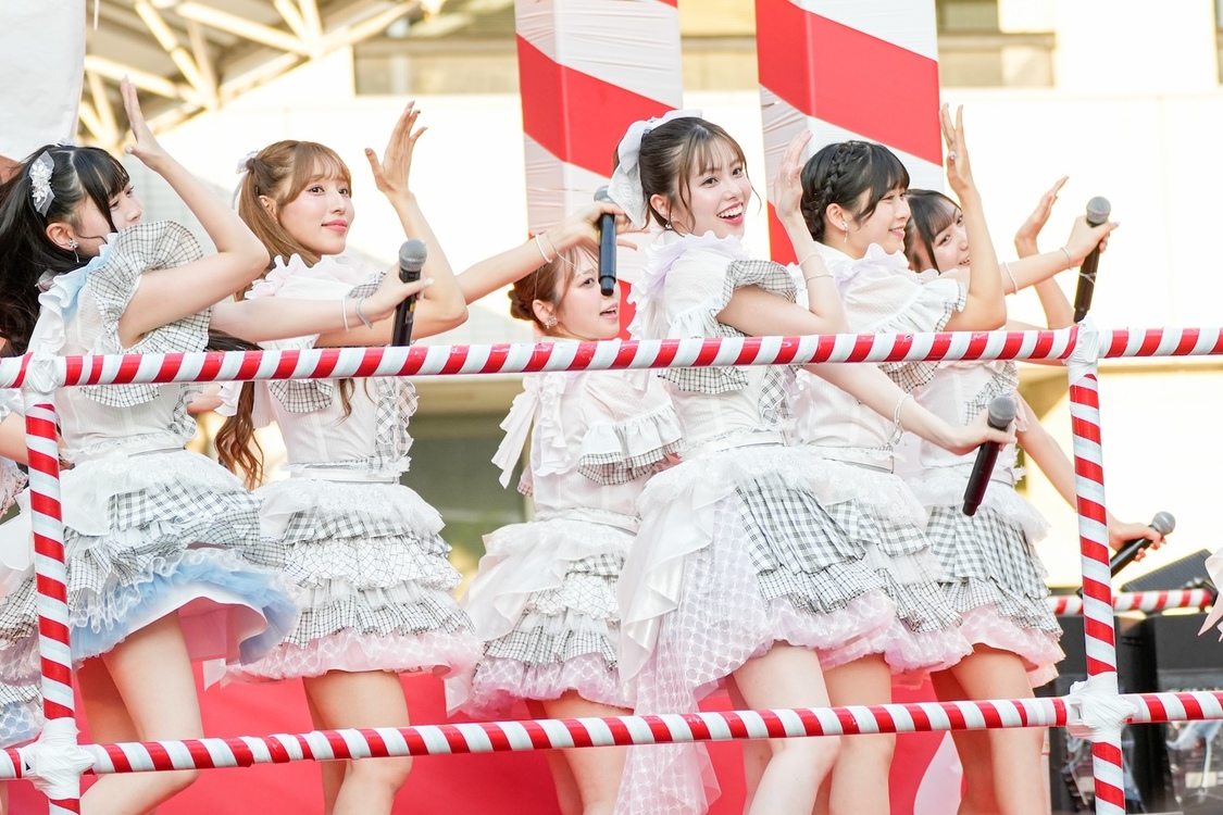 19thシングル「半袖天使」 リリース記念ミニライブ｜福岡市役所西側ふれあい広場（©︎ Mercury）