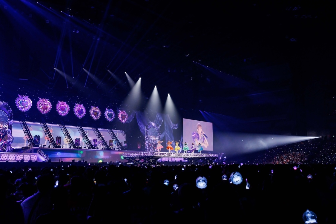 ＜さいたまスーパーアリーナ25周年 FRUITS ZIPPER 3rd ANNIVERSARY 超超超めでたいライブ -さん-＞さいたまスーパーアリーナ（2025年8月2日、3日）｜PHOTO：ヨシモリユウナ、高田梓、ハタサト