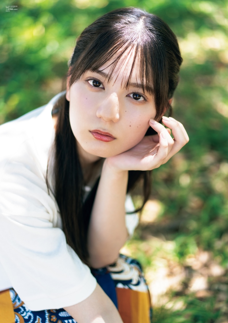 『B.L.T.10月号』別冊付録：小坂菜緒（日向坂46）　両面超ビッグポスター