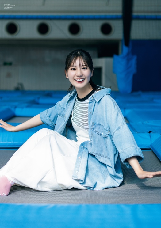 『B.L.T.2025年10月号』ローソンエンタテインメント購入特典ポスター【小坂菜緒(日向坂46)】(表)
