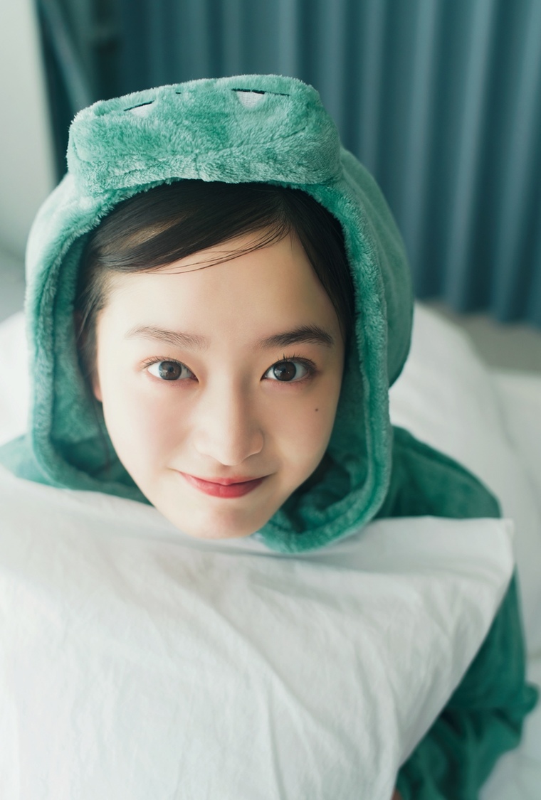 『B.L.T.2025年10月号』セブンネットショッピング購入特典ポストカード【近藤沙樹（AKB48）】