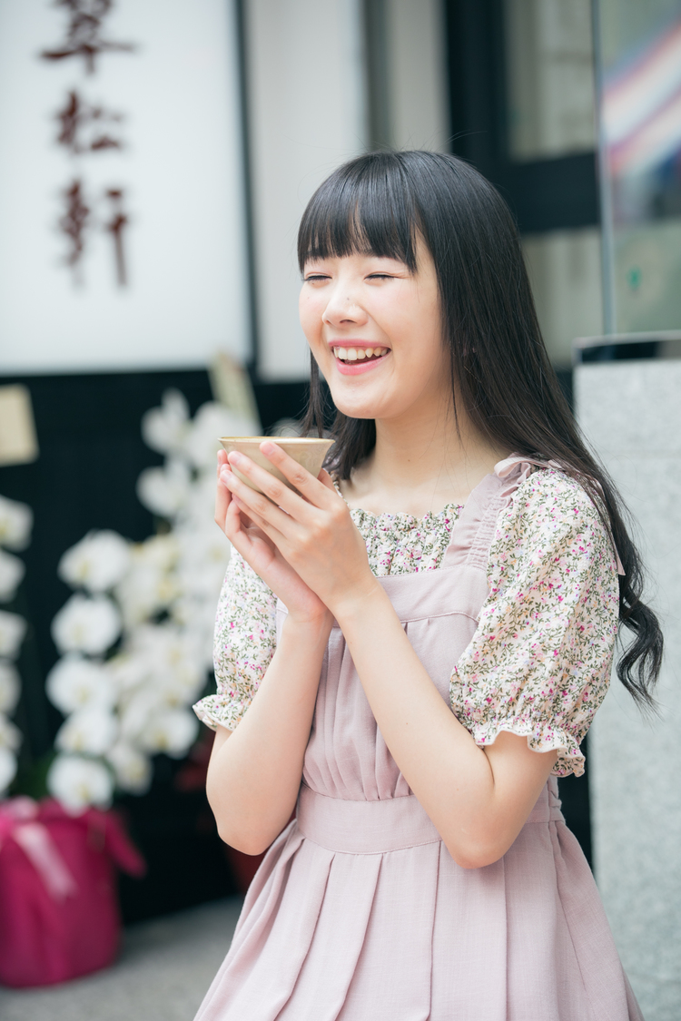 髙橋麻里（Dorothy Little Happy）