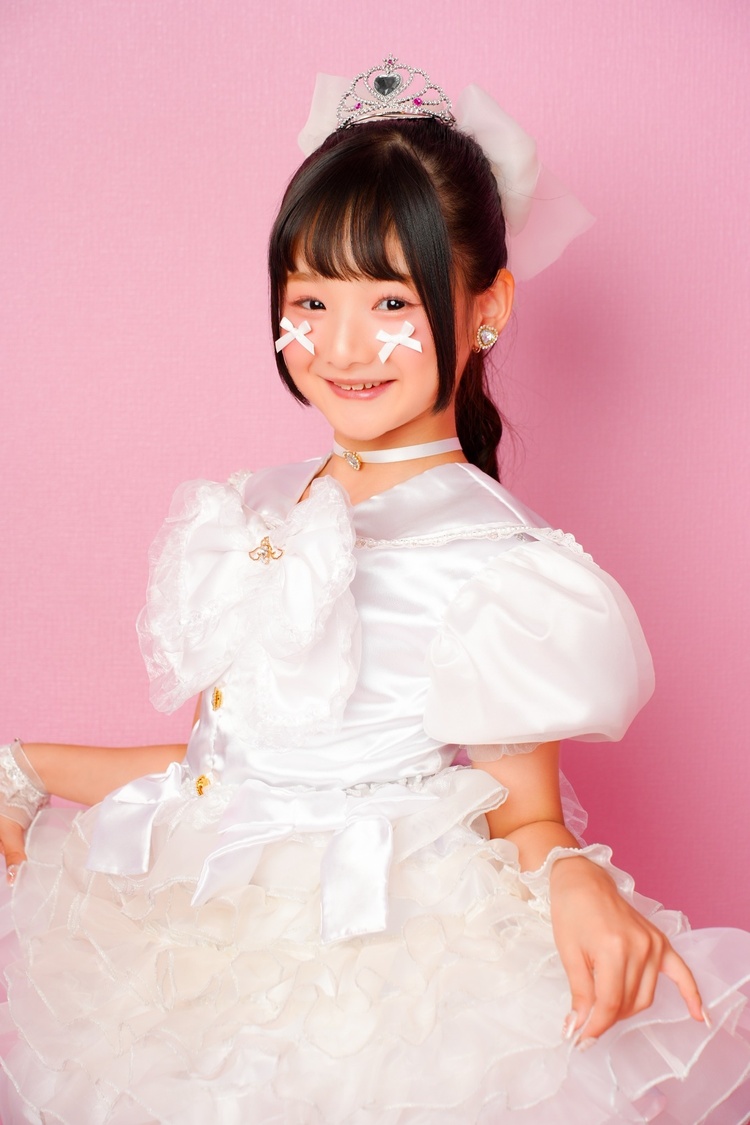 椎奈茉白（バニラホワイト担当）