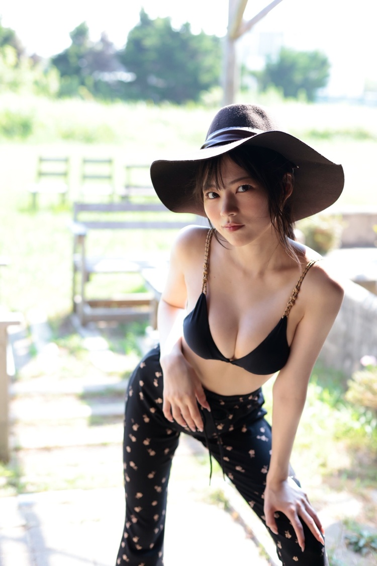 宇咲　撮影：(c)集英社／佐藤裕之