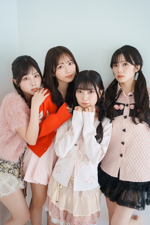 Liella!(青山なぎさ・岬なこ・鈴原希実・結那)「B.L.T.2025年12月号」(東京ニュース通信社刊) 撮影/HIROKAZU