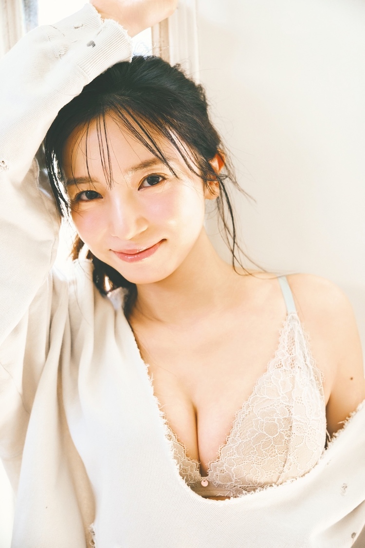 入来茉里 (C)光文社／週刊FLASH 写真：千葉タイチ