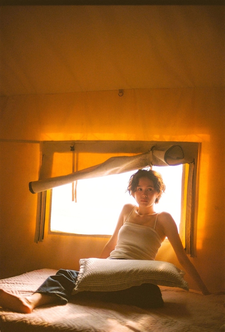 「尾碕真花セカンド写真集（仮）」（東京ニュース通信社刊） 撮影／枝優花