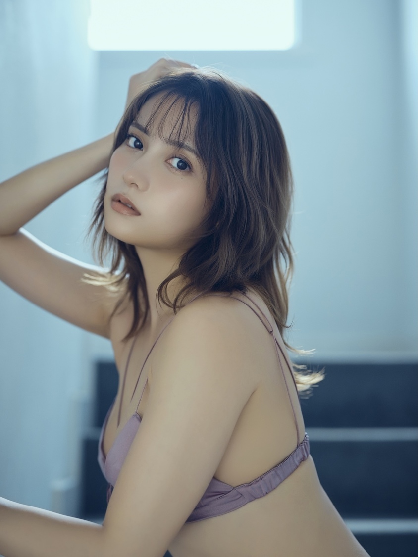 撮影／神藤剛・スタイリスト／野田陽子（ミタケイショウ）・ヘア＆メイク／塩田結香（JULLY）