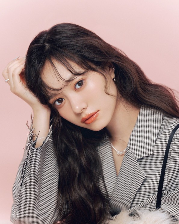 2025年『bis』「ベスコス大全」にモデルとして登場した仲村悠菜(私立恵比寿中学)