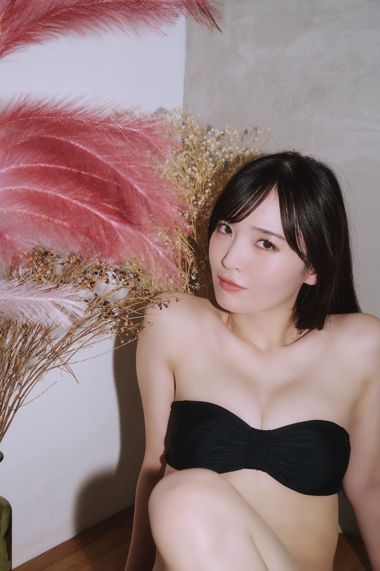 由良ゆら(c)日之出出版/Fine