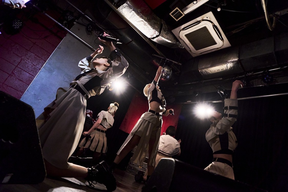 PHOTO: 前田俊太郎