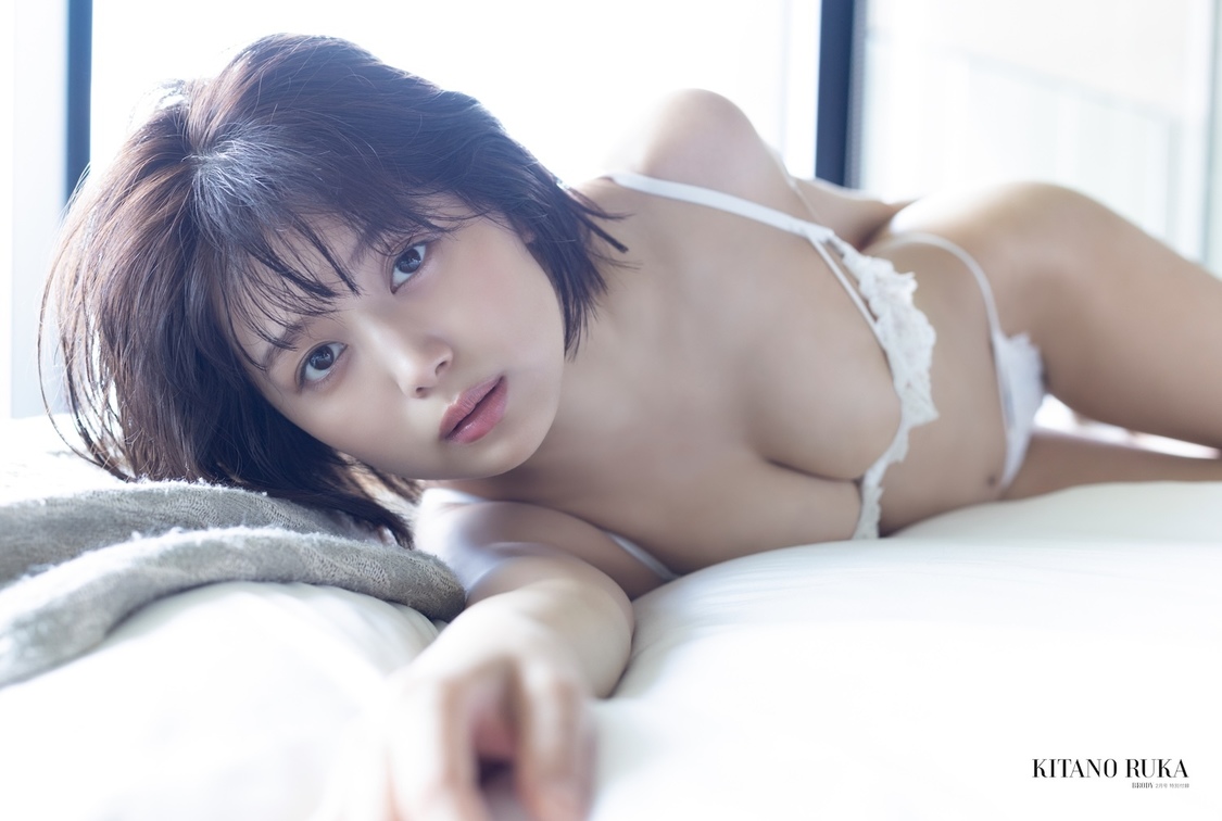 櫻坂46三期生の「今」を写し出す巻頭特集