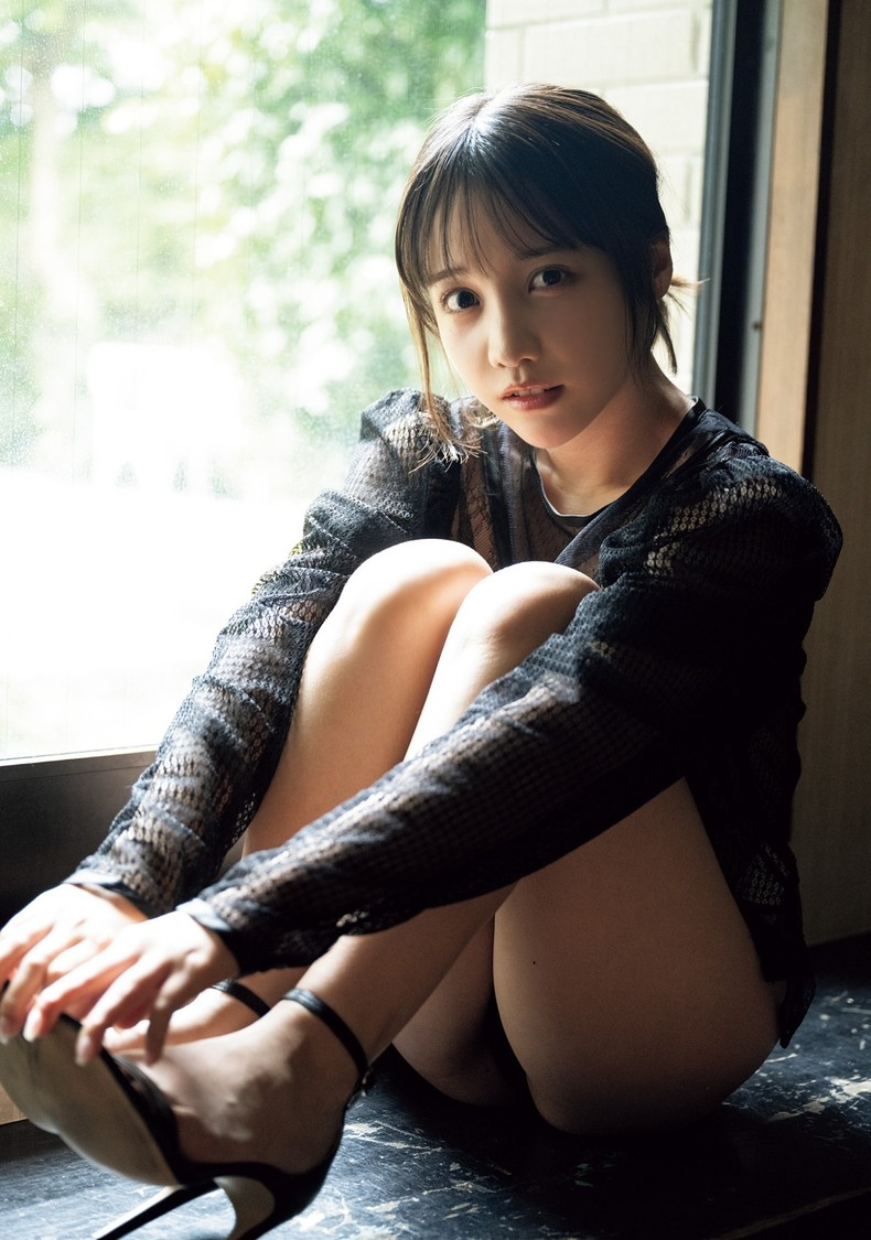 はのんまゆ（撮影／武田敏将 ヘアメイク／大場聡美（エムズアップ） スタイリング／鮎川恵子）