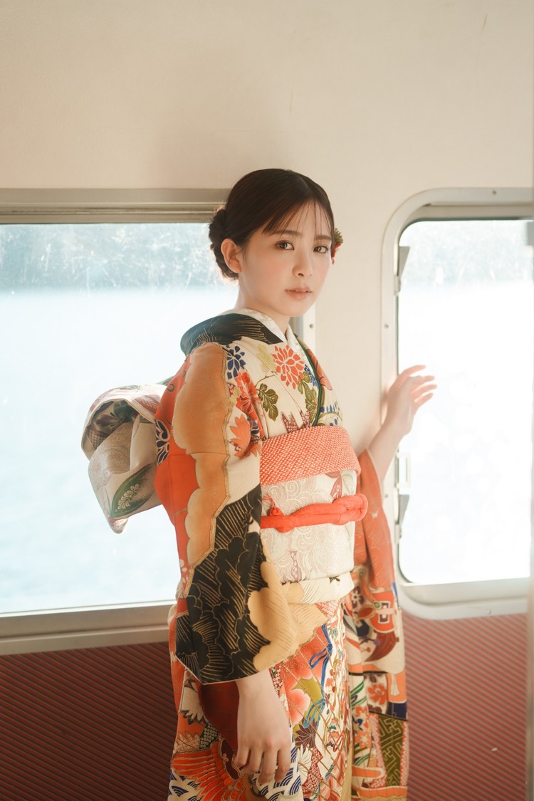 遠藤理子 「20±SWEET[トゥエンティ・スウィート] 2026　JANUARY」（東京ニュース通信社刊）撮影／HIROKAZU