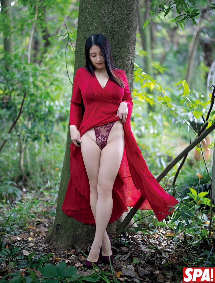 トロたん 撮影／西田幸樹・ヘアメイク／佐藤淳・スタイリング／菅原恵