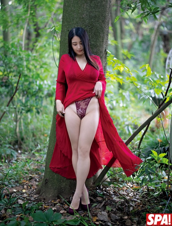 トロたん 撮影／西田幸樹・ヘアメイク／佐藤淳・スタイリング／菅原恵