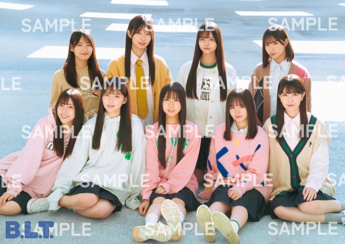 B. ローソンエンタテインメント購入特典：僕が見たかった青空 雲組（持永真奈除く） ポストカード