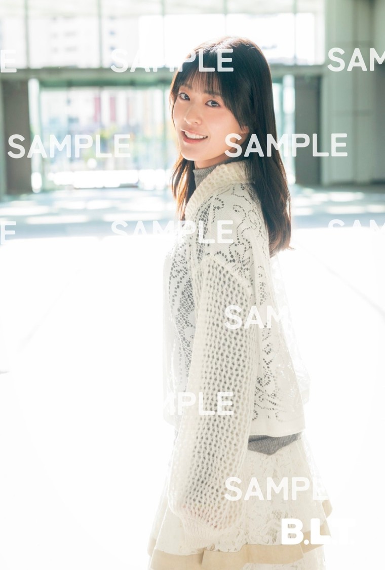 B. ローソンエンタテインメント購入特典：持永真奈（僕が見たかった青空） ポストカード