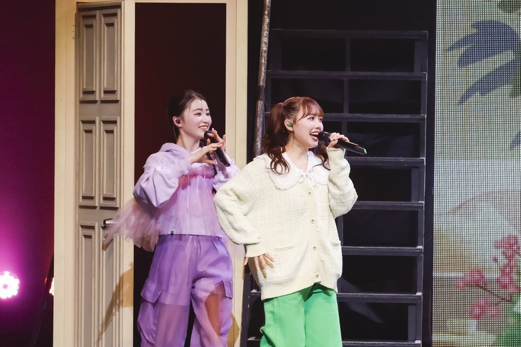 街ブラをする杏ジュリア＆吉川ひよりの中西チーム