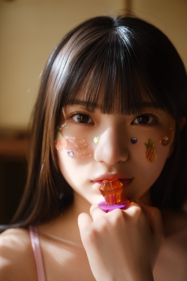 姫野ひなの（#Mooove!）、「グラビアザテレビジョン」1月29日発売号で初表紙！　(c)KADOKAWA