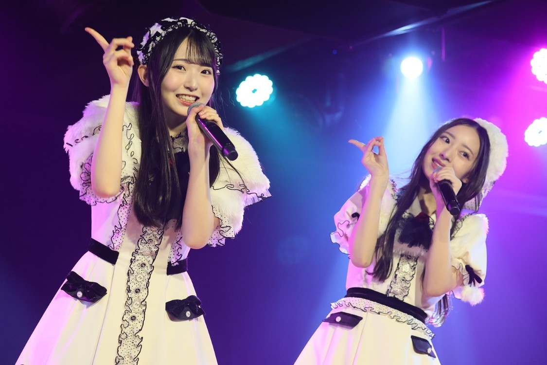 AKB48「手をつなぎながら」/ⒸAKB48