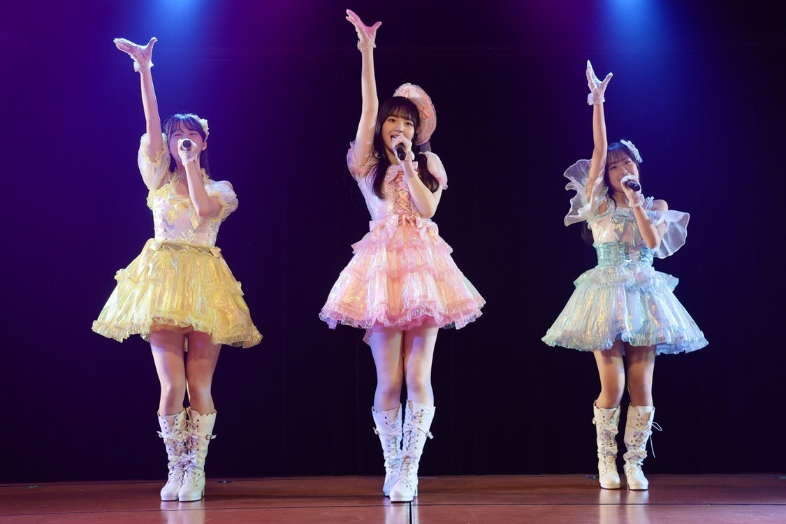 AKB48「手をつなぎながら」/ⒸAKB48