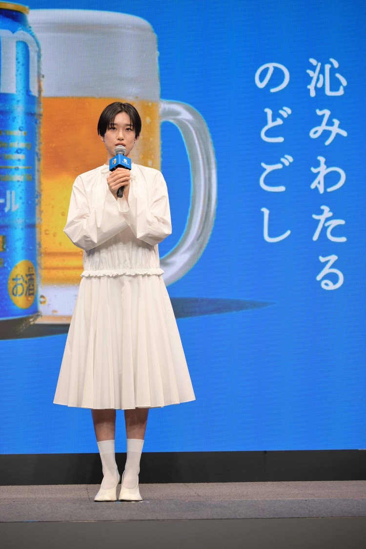 河合優実＆斉藤和義、新CM発表会で乾杯！ 2月10日