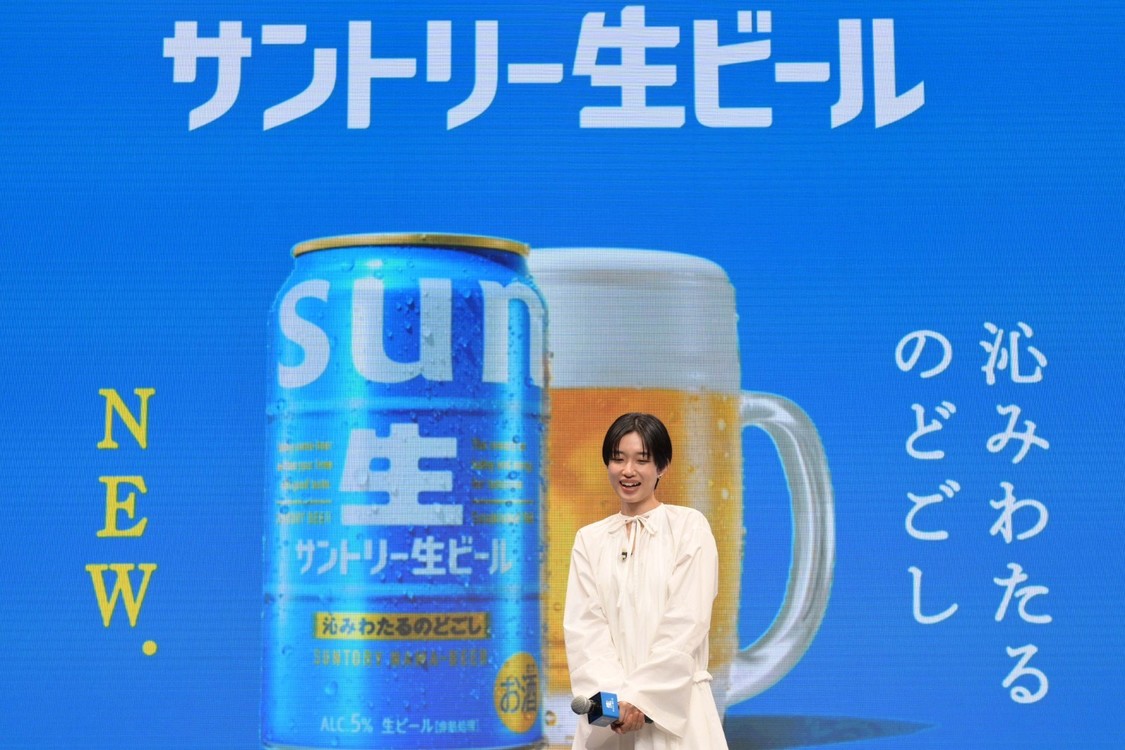 河合優実＆斉藤和義、新CM発表会で乾杯！ 2月10日