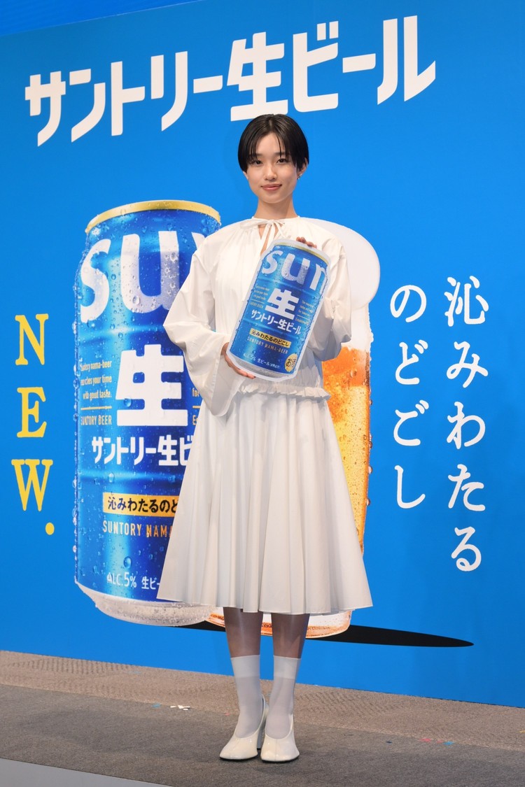 河合優実＆斉藤和義、新CM発表会で乾杯！ 2月10日