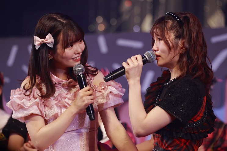 渕上舞と秋吉優花　©︎ Mercury 
