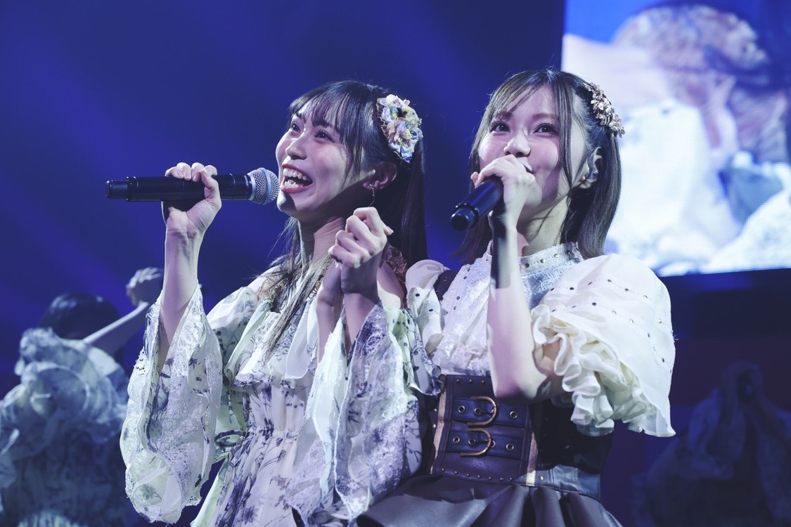 豊永阿紀と地頭江音々　©︎ Mercury 